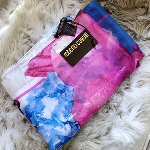 🌸✨NWT ROBERTO CAVALLI SILK FLORAL SCARF/WRAP🌸✨